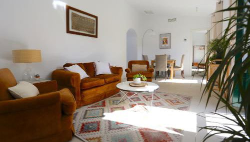 Hacienda Clavero Five Deluxe Apartment - Photo 3