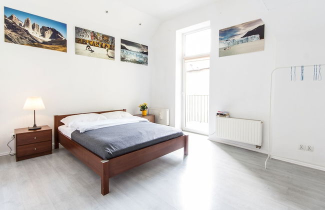 3 Bros' Apart - Photo 3