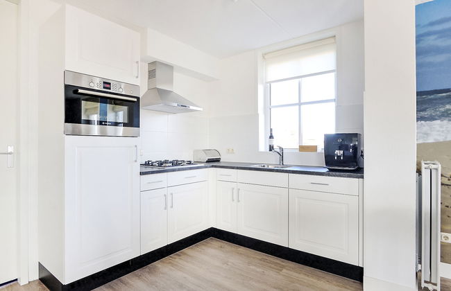 4 bedroom House in Noordwijk with garden and terrace - Photo 5