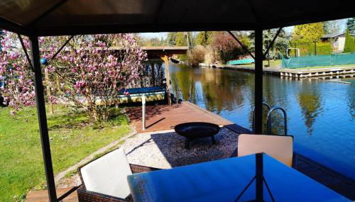 Ferienhäuschen direkt am Wasser inklusive 2 Boote - Foto 2, Garden