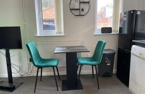 1 Bed @ Factory Quater - Chard St - Foto 17