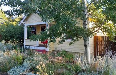 Cute 2-Bed Home, 3 Blocks From Downtown Bozeman, With A Large Yard! - Photo 1