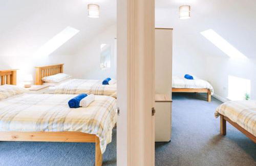 Luxury newly converted oak cottage with hot tub - Foto 34