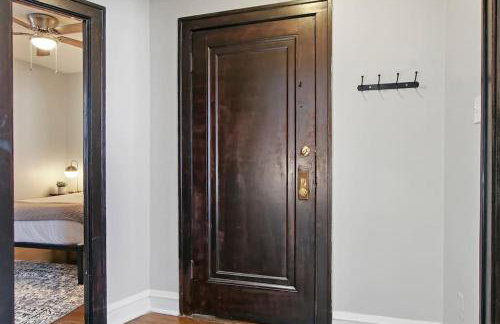 1BR Homey Apt in Irving Park - Troy 2 - Photo 13