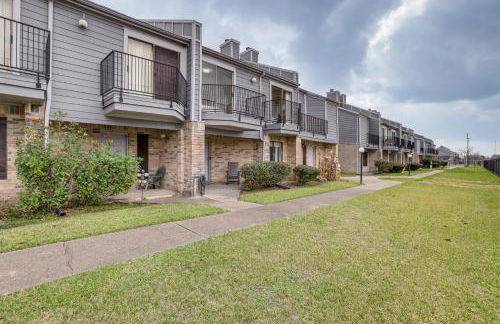 Lake-View Townhome with Pool Access in Houston Area! - Foto 32
