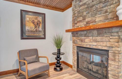 Private Lakefront Oasis - 5 Bedroom, Private Dock, & Firepit - Foto 6