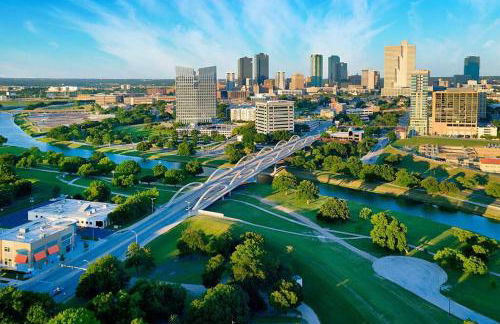 The Texas Experience near the Stockyards! - Foto 11