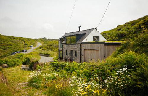 Cliff-top Cottage on Coast Path w/Panoramic Views - Photo 52