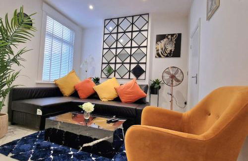 Stunning, clean, free parking home, ideal long stays - Foto 39