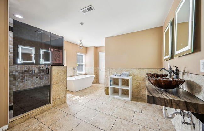 Elegant 5br Townhome In Prime Location 5 Bedroom Townhouse by RedAwning - Foto 21