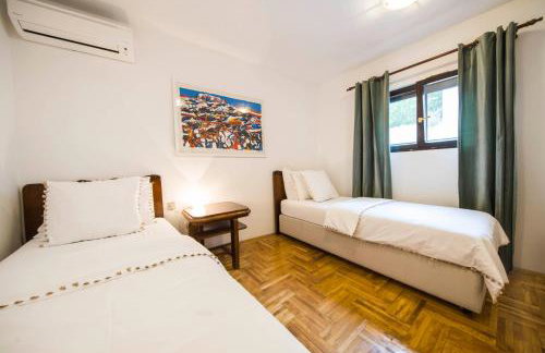 Quiet Villa near Split, Heated Pool, View, Nature - Foto 20