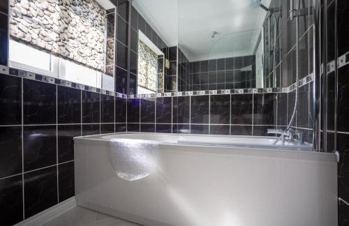 Hereford - Finch House - Modern 4 Bedroom House Located in South Hereford, Dog Friendly With Nearby Countryside, Pool Table, Sleeps up to 10 Guests - Hosted by RENTMYHOUSE - Foto 55