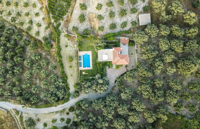 Secluded Villa w Private Pool, Children Play Area, Pool Table, BBQ & Sea Views - Foto 19