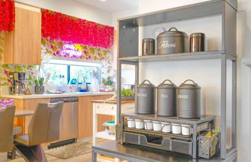 H- Fab Family 5BD 4,5BA NoHo Escape Near Universal with Games, Deck, Parking - Foto 35