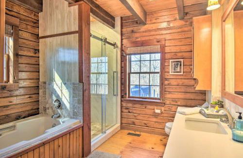 Luxe Cabin with Hot Tub on 5 Acres in Pearcy! - Foto 15
