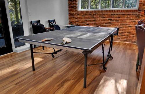 Cozy Retreat near Paris Mtn State Park Sleeps 12 - Foto 10