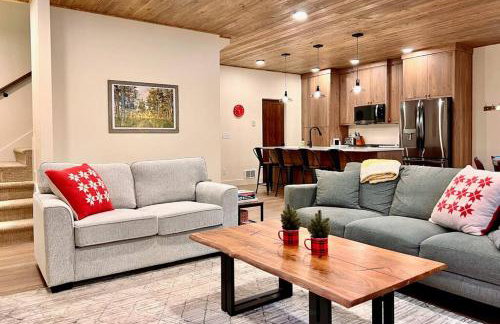 Brand NEW Cabin in the pines - Foto 35