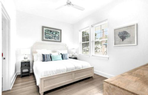 Azure! Sleeps 22! Golf Cart! Beach Access! Pool - Foto 26