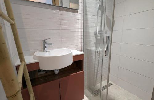 Gîte Montagne avec Piscine Chauffée, Spa et Sauna - Les Roches - FR-1-589-656 - Foto 5