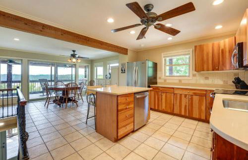 Eagle Rock Gem on Table Rock Lake with Decks and Grill - Photo 4