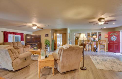 Cozy Lake Eufaula Hideaway with Fire Pit and Hot Tub! - Foto 5