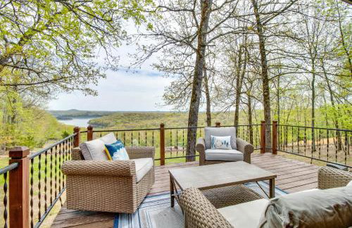 Lake-View Retreat with Fire Pit in Mountain Home! - Foto 1