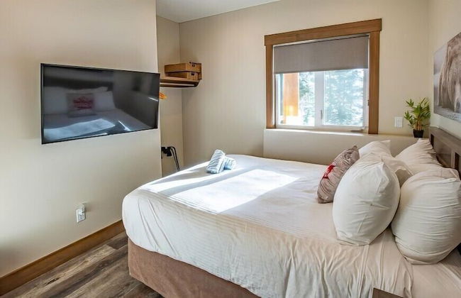 Snow Creek Cabins by Fernie Lodging Co. - Photo 45