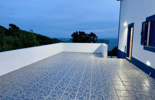 Island View Retreat - Photo 2