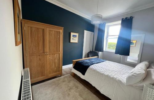 Number 79, Cosy Central Helensburgh 1 Bedroom, ground floor pet friendly, garden - Foto 1
