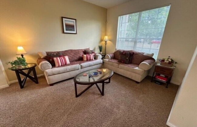 South Facing Pool Home - Room for the Whole Family! - Photo 11