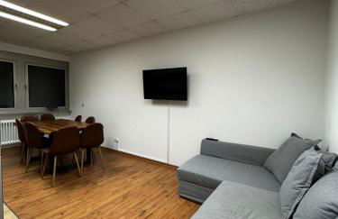 D1 Frankfurt 230m2 - 7 Einzelzimmer mit 2 Parkplätzen - Foto 2