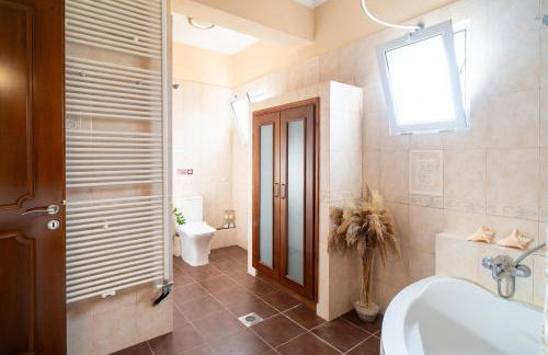 Kondarini Sea View Villa, Just 290m from the beach, by ZanteWize - Foto 32