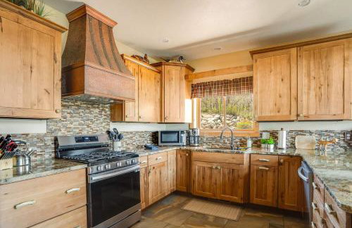 Ski and Ride Mountain Haus - Hot Tub, Fire Pit, Game Room & Deck - Foto 24