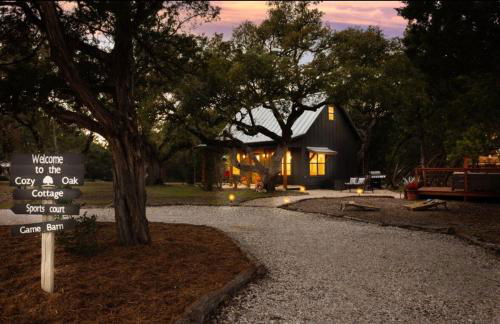 Feed Deer and Chickens Cozy Cottage 8 min to Boerne - Photo 13