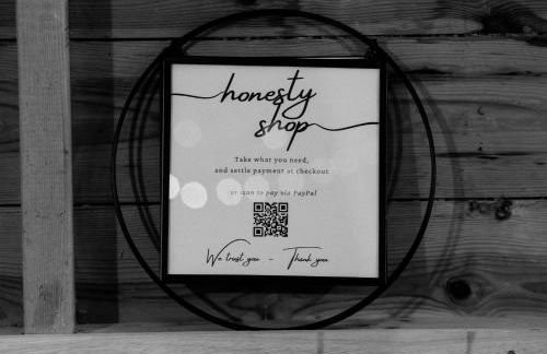 Countryside Cabin on 5 Acres Countryside with Outdoor Firepit, Cinema and converted Stables - Foto 42