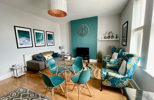 Between the beach and the shops - Foto 6