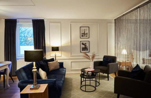 R B Apartment am Airport Hamburg - 1-4 Personen - Küche - Smart TV - Waschtrockner - kostenloser Parkplatz - perfekt für Geschäftsreisende und Familien - Foto 1