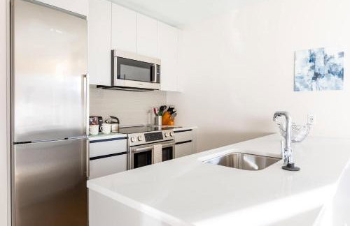 Entire Apt Downtown Seaport with Pool - Photo 12