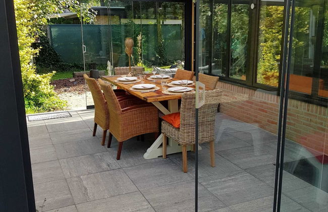 Bright Holiday Home in Lanaken near Lake with Garden - Foto 16