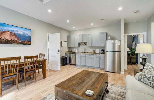 Luxury Retreat with Hot Tub Fire Pit & Forest Views - Foto 18