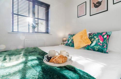 Free parking, Private Garden and Netflix, Charming Elegant 2 bedroom House Nottingham - Photo 53