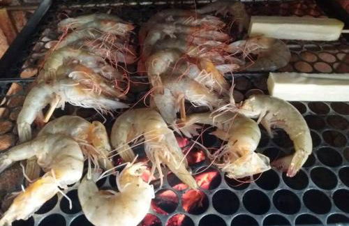 Belíssima Casa a Beira Mar com Piscina Aquecida Cobrado a Parte, 5 Quartos com Ar Condicionado, Amplo Salão de Jogos com Mesas de Bilhar e Pebolim, Amplo Espaço Externo com Churrasqueira em Deck Gourmet Coberto frente a Piscina,Tudo isso á Beira Mar - Photo 18