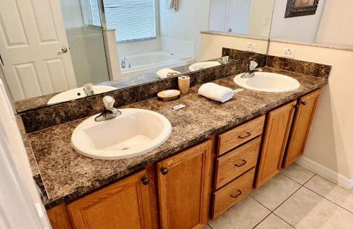 Spacious, Open Layout And Pool Relaxation! - Foto 7