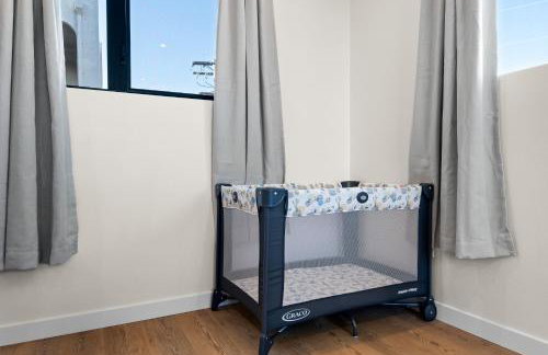 Modern 2 Bedroom King Bed EVCharger Pet-Friendly Balcony - Foto 21