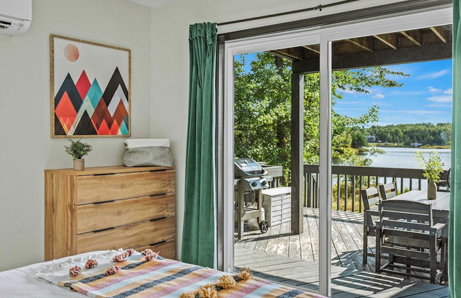 Strawberry Shores by Avantstay Lakefront Private Beach - Photo 14