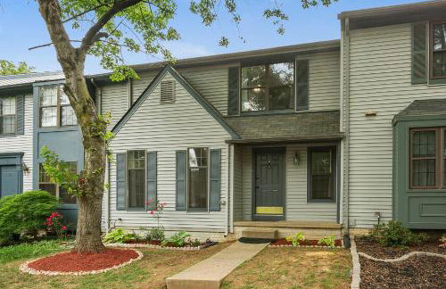 NEW! Large 3-story townhome Private, Self checkin, Pet Friendly! - Foto 35