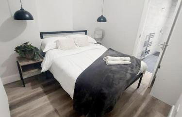 Stunning 1-bedroom annexe flat with own entrance near London - Photo 21