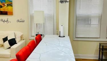 OoohLaLa! 2 Beds and 2 Full Baths w/Free Parking - Foto 3