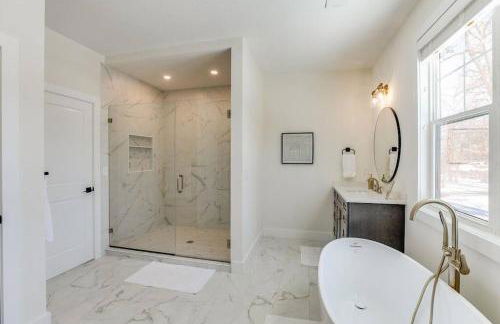 Luxury Estate with Stadium TDJ Views Sleeps 20 - Foto 28