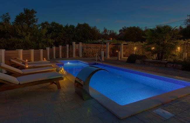 Tranquil Getaway Polje Villa With Pool - Foto 37